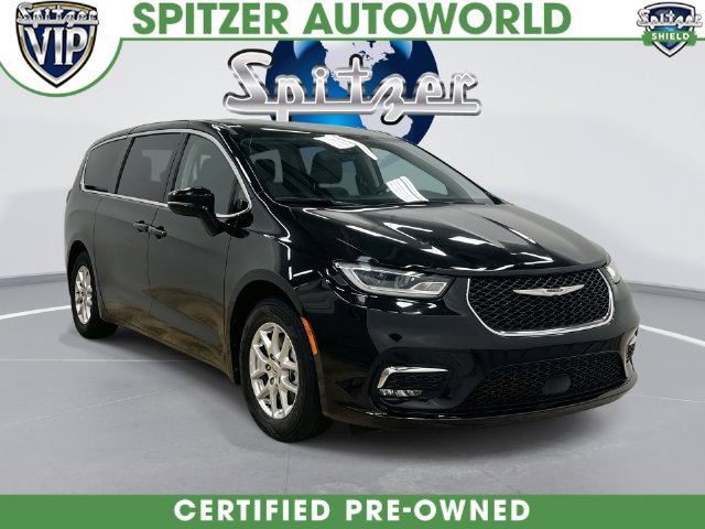 Used 2024 Chrysler Pacifica Touring-L FWD image 1