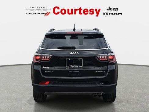 Certified 2022 Jeep Compass Limited w/ Sun and Sound Group AWD/4WD image 6