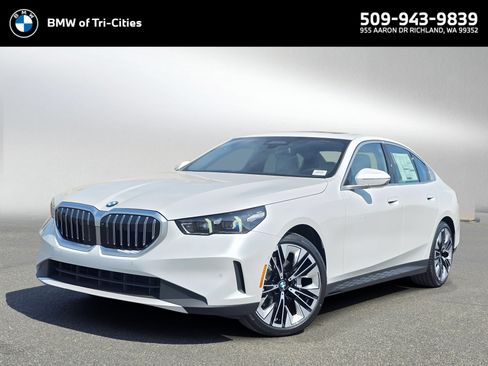 New 2027 BMW 530i xDrive AWD/4WD image 1