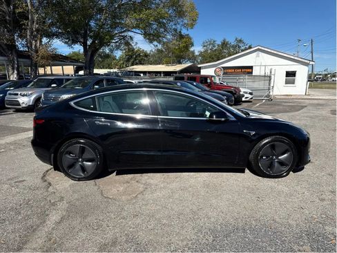 Used 2019 Tesla Model 3 Standard Range RWD image 4