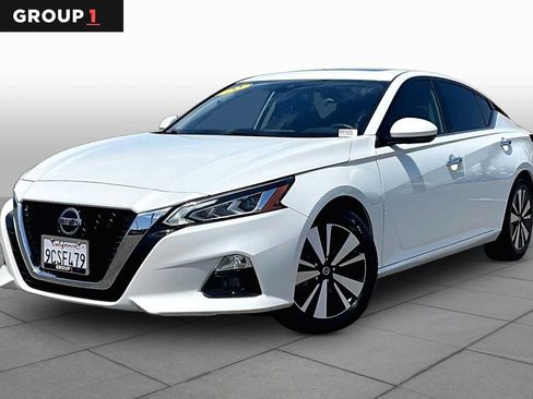 Used 2022 Nissan Altima 2.5 SL FWD image 1