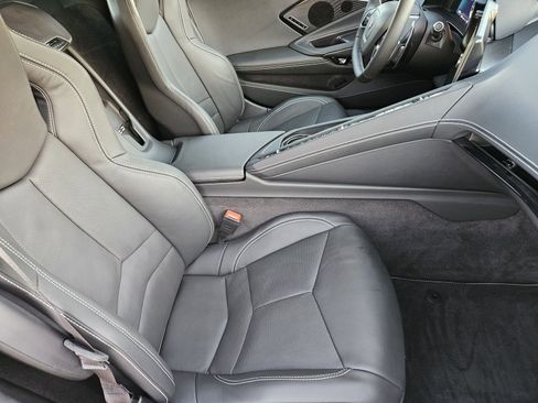 Used 2024 Chevrolet Corvette Stingray Preferred Cpe w/ Stealth Interior Trim Package image 21