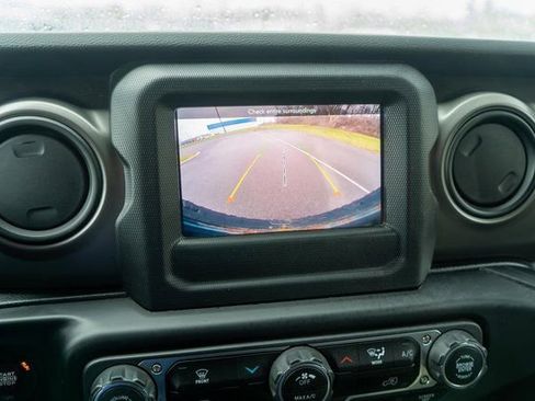 Used 2022 Jeep Wrangler Unlimited Sport AWD/4WD image 25