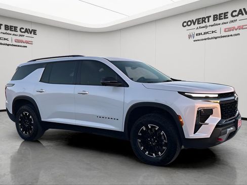 Used 2025 Chevrolet Traverse Z71 w/ Enhanced Driving Package image 12