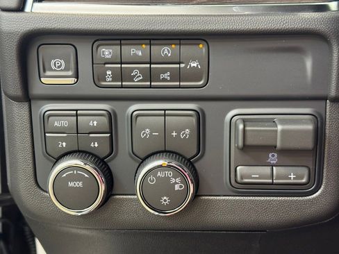 New 2026 Chevrolet Suburban LS AWD/4WD image 28
