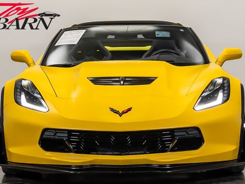 Used 2015 Chevrolet Corvette Z06 w/ 3LZ Preferred Equipment Group image 8
