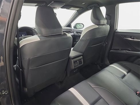 Certified 2025 Toyota Camry SE image 10