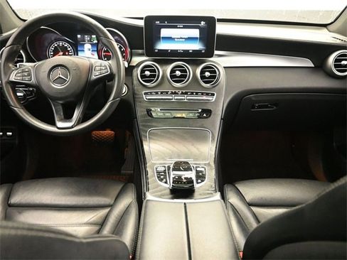 Used 2018 Mercedes-Benz GLC 350e 4MATIC image 17