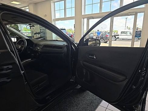 Used 2021 Honda HR-V LX image 33