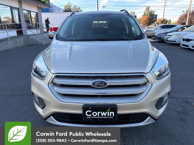 Used 2018 Ford Escape SE w/ SE Sync 3 Package AWD/4WD image 2