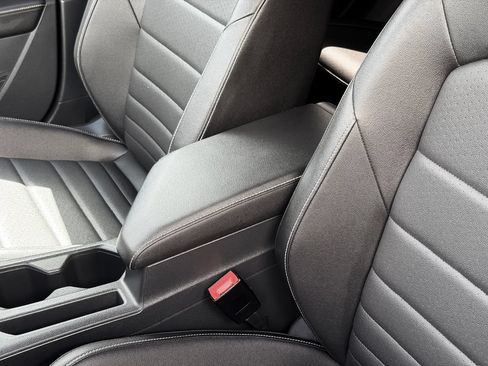 Used 2024 Volkswagen Jetta SE FWD image 25