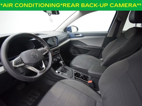 Used 2022 Volkswagen Taos SE FWD image 8