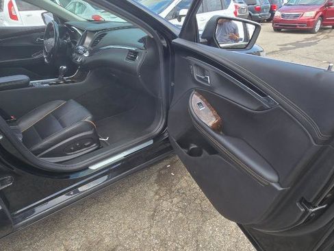 Used 2015 Chevrolet Impala LTZ FWD image 19