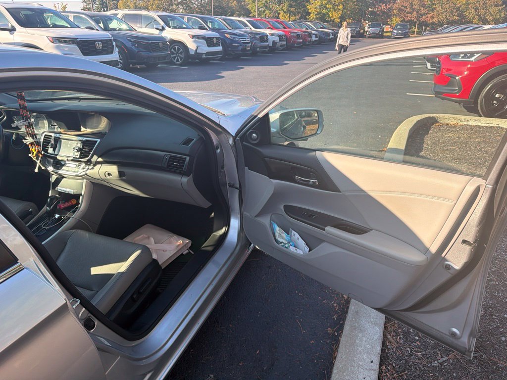 Used 2015 Honda Accord EX-L image 19