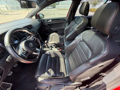 Used 2016 Volkswagen GTI SE FWD image 10