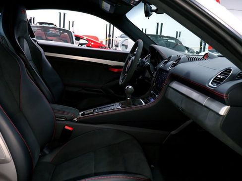 Used 2023 Porsche 718 Cayman GT4 RWD image 23