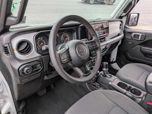 Used 2024 Jeep Wrangler Sport S image 12