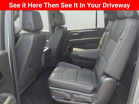 Certified 2025 Chevrolet Suburban RST w/ Comfort Package AWD/4WD image 15