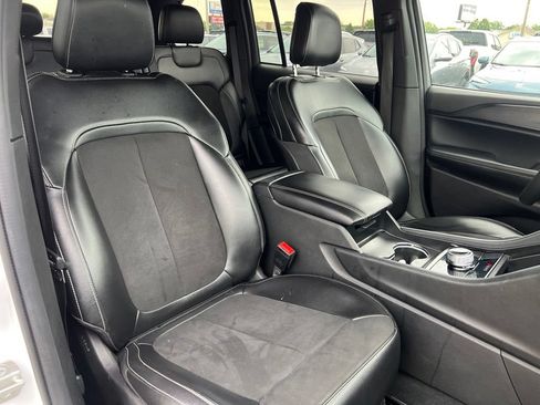 Used 2024 Jeep Grand Cherokee Altitude RWD image 37