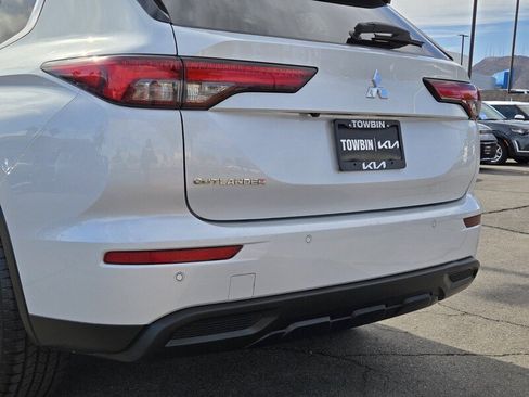 Used 2022 Mitsubishi Outlander ES FWD image 5