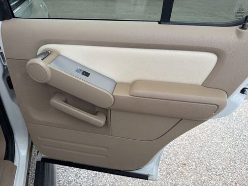 Used 2010 Mercury Mountaineer AWD image 16