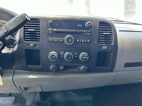 Used 2012 Chevrolet Silverado 2500 W/T AWD/4WD image 12