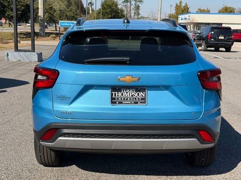 New 2026 Chevrolet Trax LT w/ LT Convenience Package image 3
