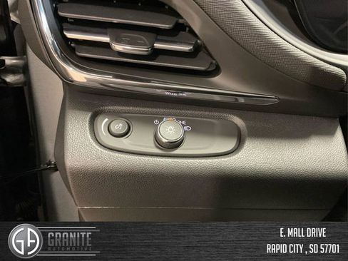 Used 2025 Buick Envista Preferred w/ Convenience I Package image 18