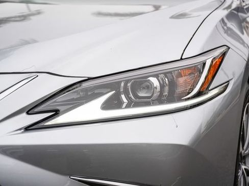 Used 2025 Lexus ES 350 w/ Accessory Package (Z2) FWD image 4