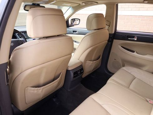 Used 2010 Hyundai Genesis 4.6 image 14