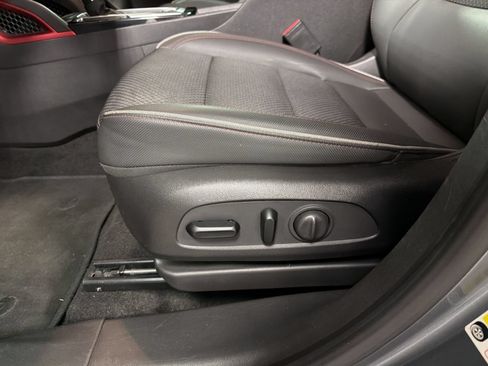 Used 2021 Chevrolet TrailBlazer RS w/ Technology Package FWD image 13