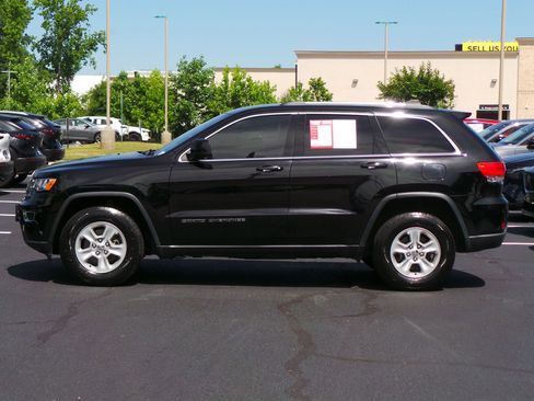 Used 2017 Jeep Grand Cherokee Laredo w/ Quick Order Package 23E AWD/4WD image 5