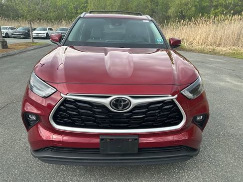 Used 2022 Toyota Highlander XLE AWD/4WD image 8