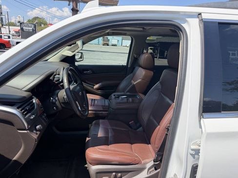Used 2016 Chevrolet Suburban LTZ RWD image 17