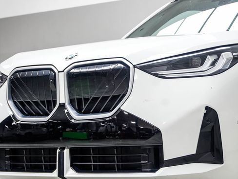 Used 2025 BMW X3 xDrive30i w/ Premium Package image 2