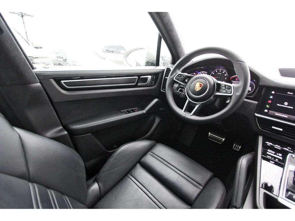 Used 2023 Porsche Cayenne GTS AWD/4WD image 8