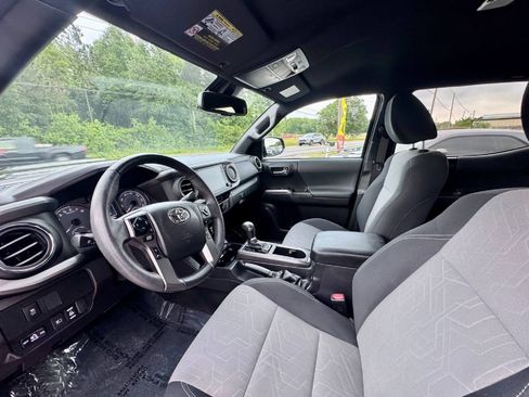 Used 2023 Toyota Tacoma TRD Sport RWD image 9