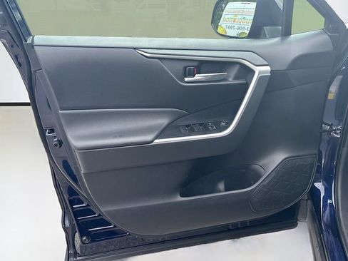 Used 2025 Toyota RAV4 XLE w/ Convenience Package FWD image 30