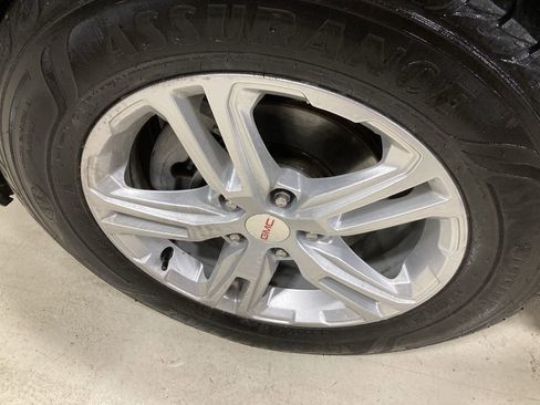 Used 2021 GMC Terrain SLE w/ Driver Convenience Package image 11