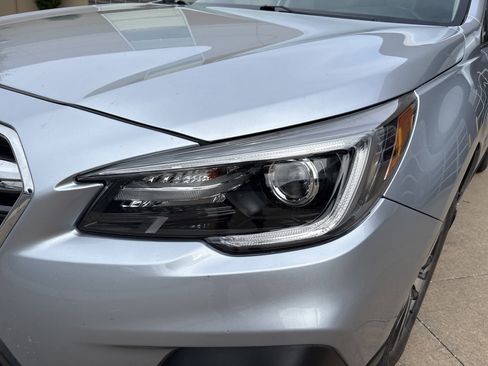 Used 2019 Subaru Outback 2.5i Limited AWD/4WD image 6