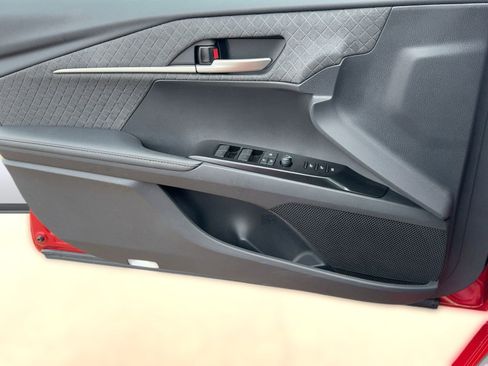 Used 2025 Toyota Camry XLE w/ Premium Package image 30