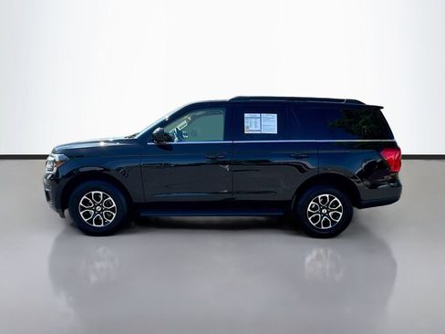 Used 2024 Ford Expedition XLT RWD image 4