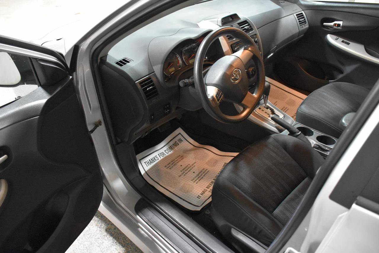 Used 2012 Toyota Corolla S FWD image 29