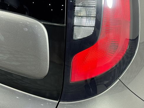 Used 2016 Kia Soul + image 32