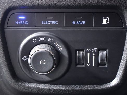 Used 2023 Jeep Grand Cherokee Trailhawk w/ Luxury Tech Group III AWD/4WD image 10