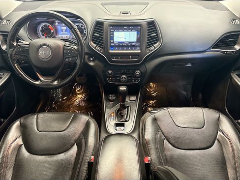 Used 2020 Jeep Cherokee Trailhawk AWD/4WD image 14