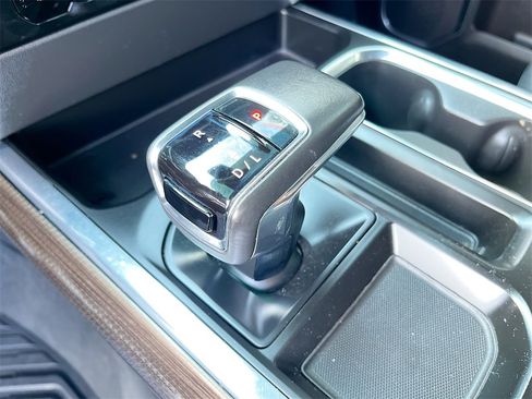 Used 2022 Chevrolet Silverado 1500 LT Trail Boss w/ Convenience Package II image 16