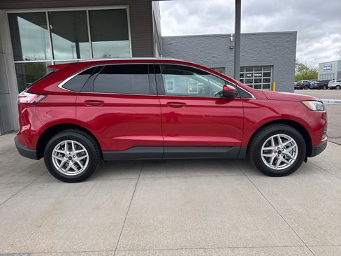 Certified 2024 Ford Edge SEL w/ Convenience Package AWD/4WD image 10