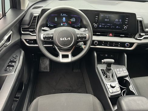 Used 2023 Kia Sportage LX AWD/4WD image 11