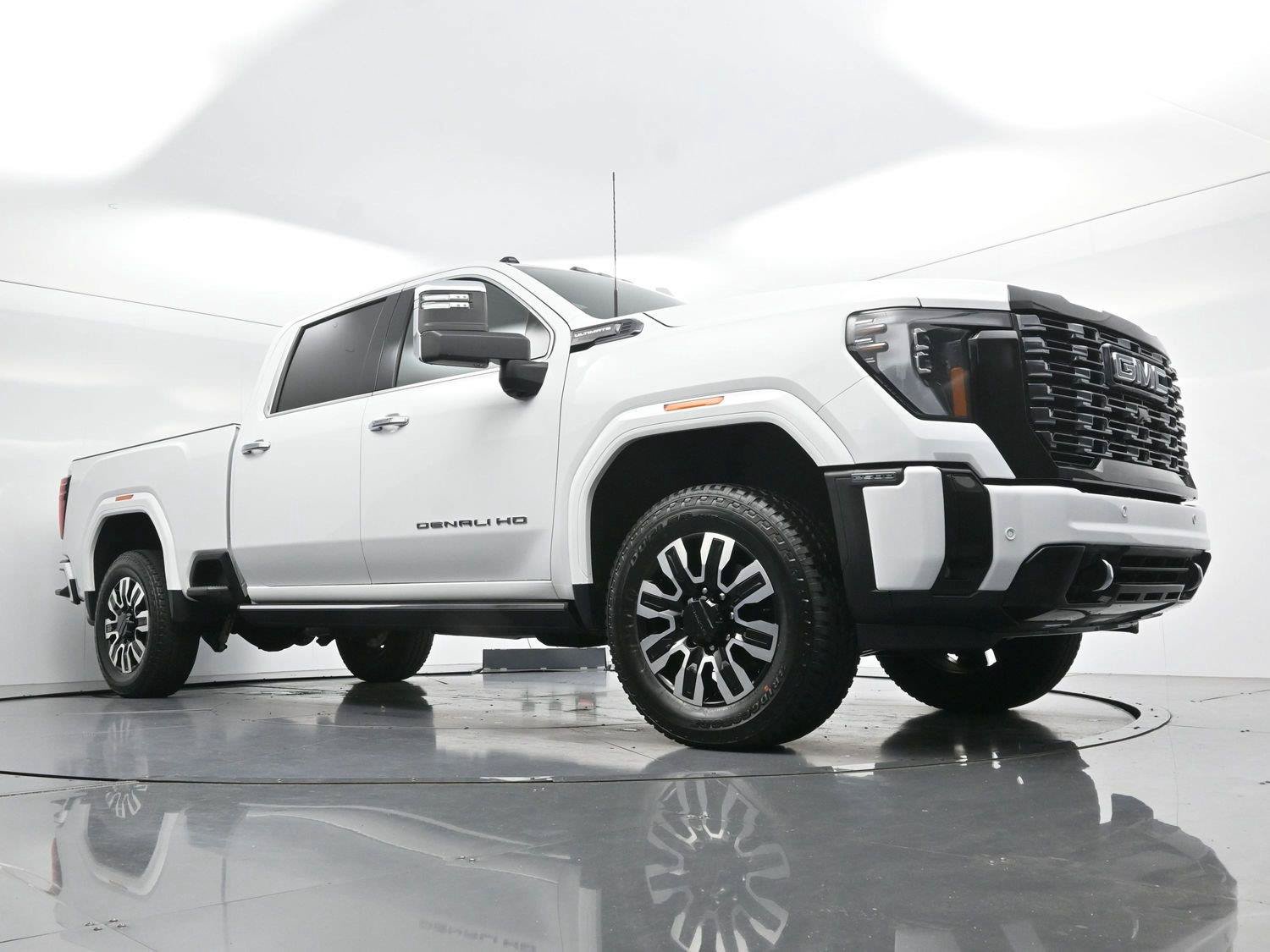 Used 2025 GMC Sierra 2500 Denali Ultimate AWD/4WD image 44